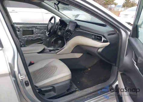 2022 Toyota Camry Se z USA, uszkodzony, nr VIN 4T1G11AK8NU689346
